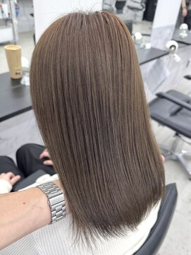 エゴル ナゴヤサカエ(ENGOL NAGOYA SAKAE) 新美蓮/中明度/ミルクティー/ワンカラー