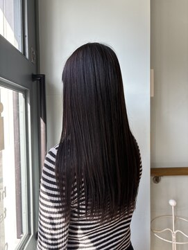 クンクンルーホーライシー(KUN KUN LU HO laishi) 暗髪透明感カラー