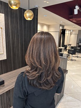 アース エレガンス 吉祥寺店(EARTH Elegance) 【グレイカラー】白髪をデザインに変える、上品ハイライト