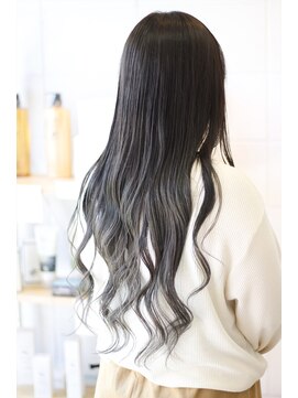 リラ ヘア サロン(rela hair salon) ロングなレイヤードネイビー