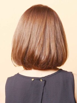 アンダートゥリー(_TREE) 大人ボブ「フローレス×ぬけ感」