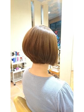 スタジオ キャンパス 前下がりボブ