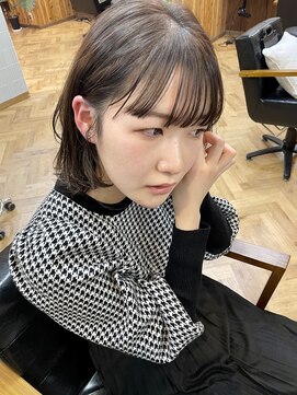 スワッグ(Swag) ミディアムボブ　アッシュグレージュ