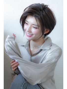 エルフォ(elfo) 【elfo】かきあげ前髪で作る上品で大人っぽいショートボブ