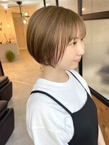 イリ(iri) オリーブベージュショートボブ