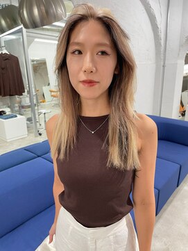 ヘン(hen) 【心斎橋hen】デザインカラー　インナーカラー　ブリーチ