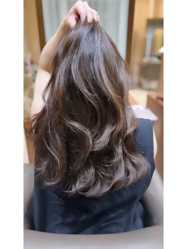 レジナヴィータ 栄(Reginavita) 髪質改善パーマ 艶パーマ コテ巻き風パーマ