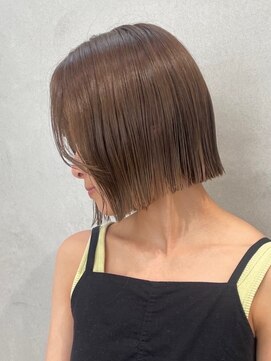 ニトバイアンキシム(nit by ahnkism) ボブミルクティーベージュブリーチダブルカラー堀江