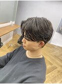 スーツ短髪ツーブロック束感黒髪シークレットパーマ流行