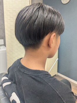 バーバーカミバコ 久留米(BARBER KAMIBAKO)の写真/【西鉄久留米徒歩５分】メンズカット￥2500～◇毎月のメンテナンスにも通いやすい価格で丁寧な施術を◎