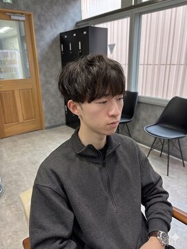 フォンド 津田沼(fond.) MEN’S HAIR/波巻きツイストスパイラル/リバースセンターパート
