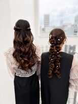 コマリ(comari)&nbsp;ハーフツイン、ツイン編みポニー