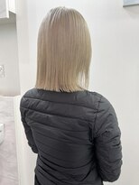 マジコ 原宿(Magico) 切りっぱなしボブ×ミルクティーベージュ