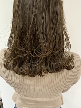 ユーフォリア 青山(Euphoria) ヌーディーベージュ×シアレイヤー♪