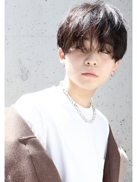 ネイビー(NAVY) カットのみ!センターパートもオシャレなニュアンスマッシュ