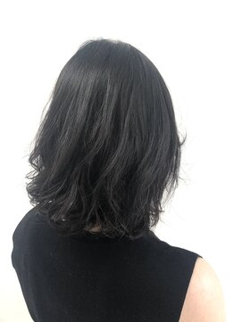 カットベーススズカ(CUTBASE SUZUKA) ミディアムパーマ