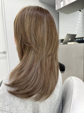 ヴァイス 新宿店(VAICE) ベース明るめハイライトカラー［新宿/白髪ぼかし/レイヤーカット