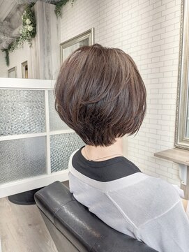 プレジール (Plaisir) 30代40代50代60代前髪無し大人丸みくびれボリュームショートボブ