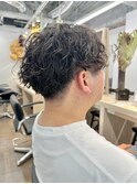 ツイストスパイラルパーマメンズマッシュ刈り上げ 奥東巧真