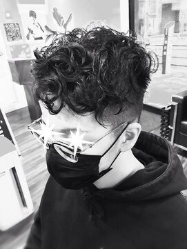 フェリッツ(feliz) ツーブロックロックパーマ