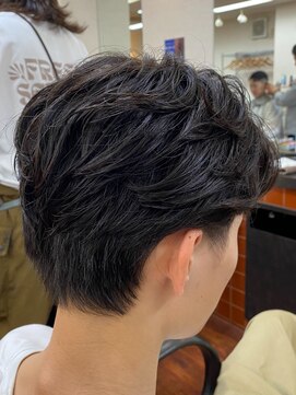 メンズ美容室 タカミ 毛流れ束間フェザーパーマ