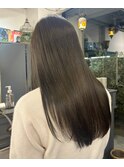 オリーブベージュ