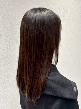 ファルベ(Farbe) 黒髪/オリーブグレー/小顔/ココアベージュ