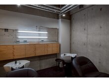 ビルド(build)の雰囲気(シャンプー台はフルフラットで寝心地抜群、夢見心地です!)