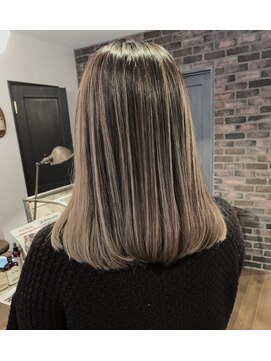 シフト ニュートラル(SHIFT N) ホワイトバレイヤージュ