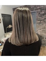 シフト ニュートラル(SHIFT N) ホワイトバレイヤージュ