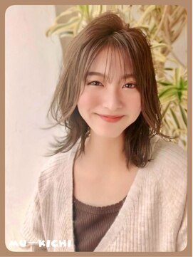 むーきち 吉祥寺(mu-kichi) 外ハネレイヤーミディアム シースルーフェザーバング