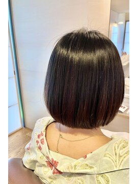 ナタリー(Natalie) ツヤっとボブ