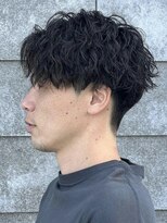 ニアウ 太田店(Niau)&nbsp;センターパート波巻きスパイラルパーマメンズマッシュ刈り上げ