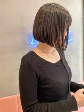 ロンドポレール 北千住(Lond polaire) 切りっぱなしボブ×オリーブグレージュ