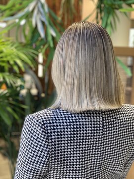 トリコ アヴェダ ららテラス北綾瀬(tricot AVEDA) ダブルカラー/ハイライト/ボブ