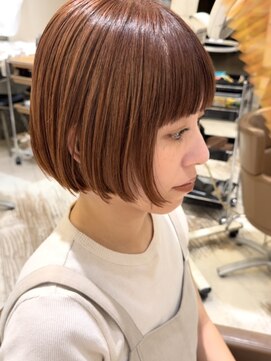 サーカス バイ ビュートリアム 青山(CIRCUS by BEAUTRIUM) 大人可愛い ボブ ミニボブ 内巻き 青山 切りっぱなしボブ