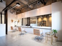 エイトノット(8 notto)の雰囲気（都会的でもあり、落ち着いて心が休まるような店内の作りです☆）