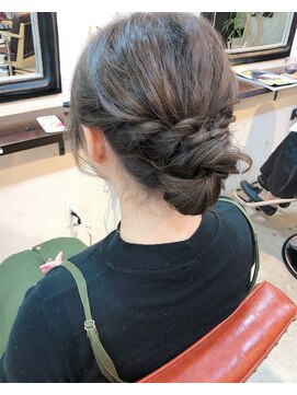 エトネ ヘアーサロン 仙台駅前(eTONe hair salon) 《eTONe》アッシュグレー×お団子arrange
