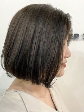 アトリエ ジジ(atelier ZiZi) オトナ前下がり透け感ボブ