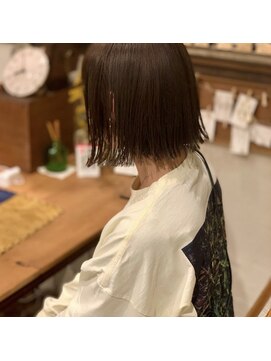 美容室 ヒトワ(hitowa) 切りっぱなしボブ