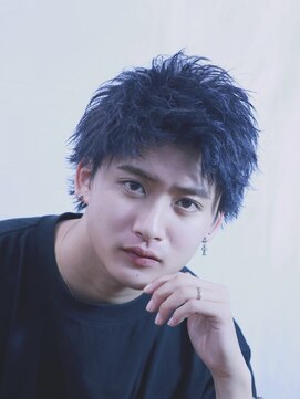 オーシャントーキョー 大阪(OCEAN TOKYO) アップバング ブリーチ カラー メンズヘア 刈り上げ 眉毛