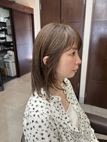 リリ(Liri material care salon by JAPAN)&nbsp;軽さのあるミディアムレイヤーデザイン