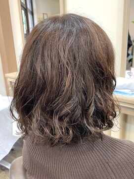 アルターリール(aL ter Rire) カール/セミディ/シアーカラー/姫カット/鎌取/中村郁未