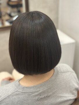 ウタリ(utari) 自然な丸みで艶々に【難波 桜川/髪質改善】