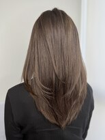 エニー 栄(Any)&nbsp;ミディアムハイレイヤー×ブリーチありのグレージュ