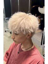 ノイ(NOI)&nbsp;ブリーチダブルカラーフェザーパーマニュアンスパーマ眉毛カット