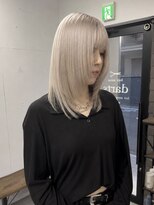 ダーツサンジョウ(DARTS sanjyo)&nbsp;"京都ケアブリーチ"ミディアムレイヤー×ホワイトベージュ