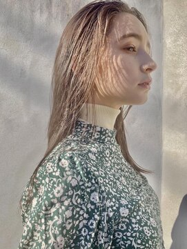 ナル(nalu.) くすみベージュ / 艶髪 / ストレート