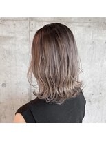 メーヴェ(Mowen) mowen×外ハネミディアム×ラフウェーブ×シルキーグレージュ