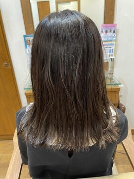 エクリボンヌ(equri bonne) 外はねミディ